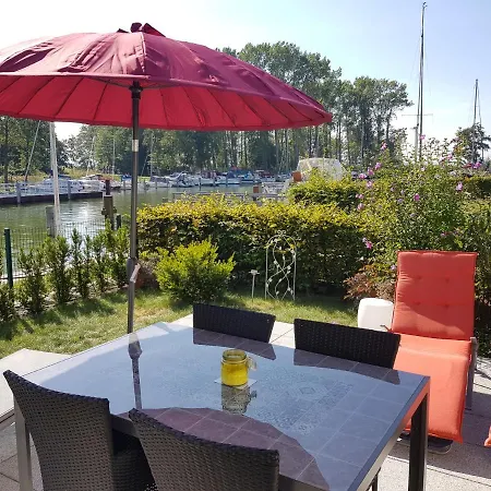 Kapitaensresidenz - Haus Direkt Am Wasser Feriehus