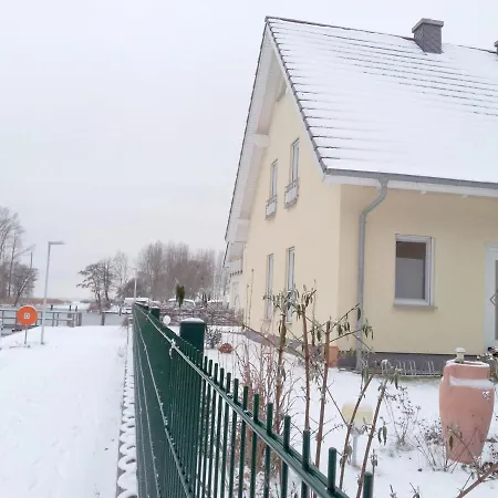 Feriehus Kapitaensresidenz - Haus Direkt Am Wasser