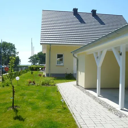 Kapitaensresidenz - Haus Direkt Am Wasser Feriehus