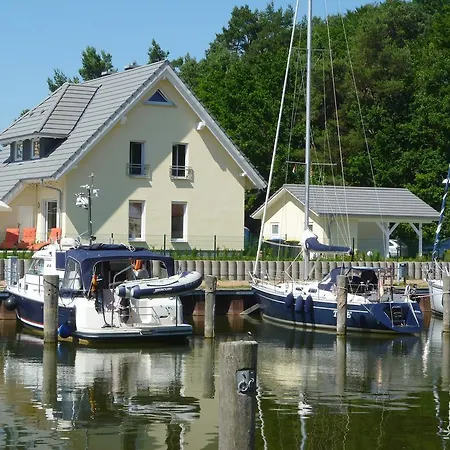 Kapitaensresidenz - Haus Direkt Am Wasser *