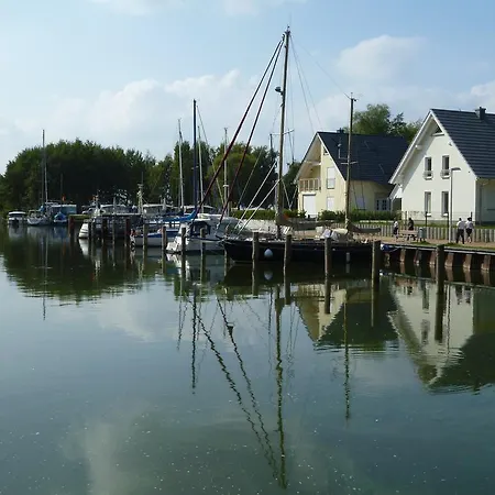 Kapitaensresidenz - Haus Direkt Am Wasser * Ückeritz