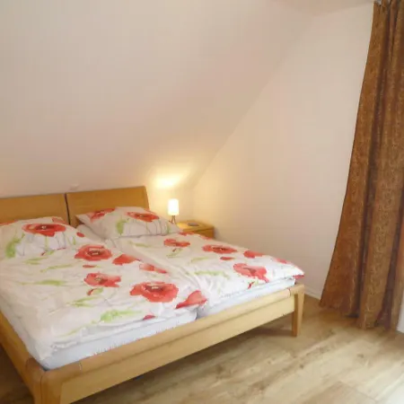 Holiday home Kapitaensresidenz - Haus Direkt Am Wasser Uckeritz
